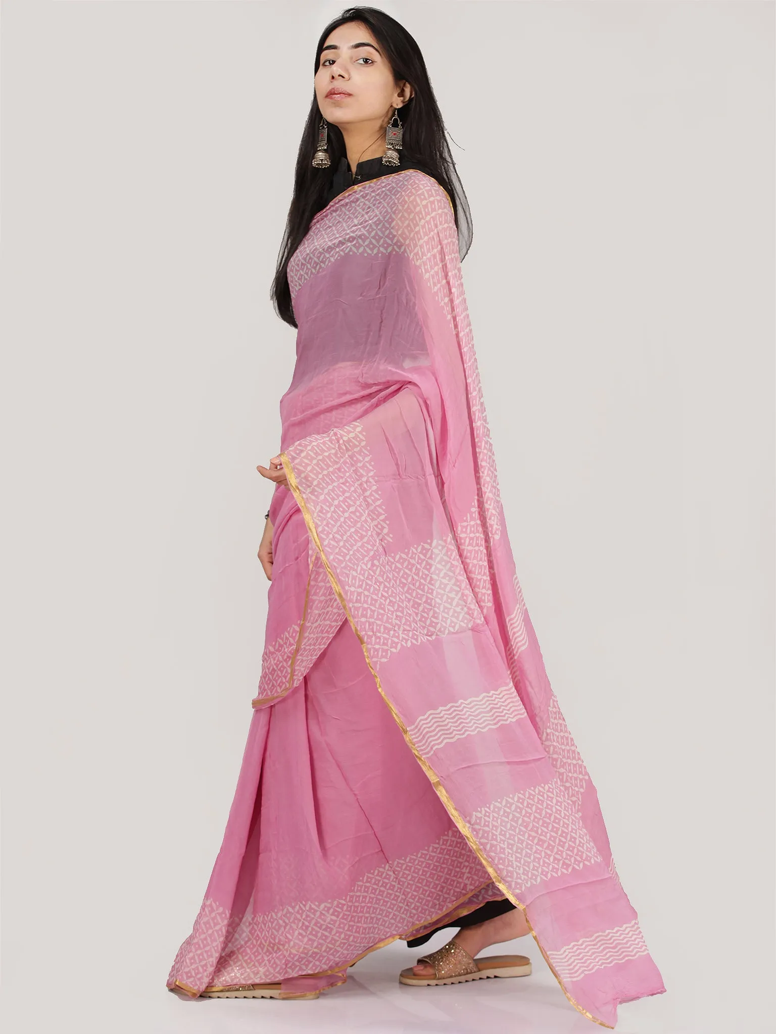 Pink OffWhite Hand Block Printed Chiffon Saree With Zari Border - S031704698