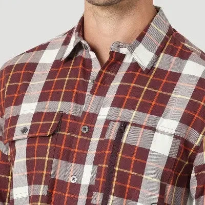 Wrangler Men's Regular Fit ATG Plaid Long Sleeve Button-Down Shirt